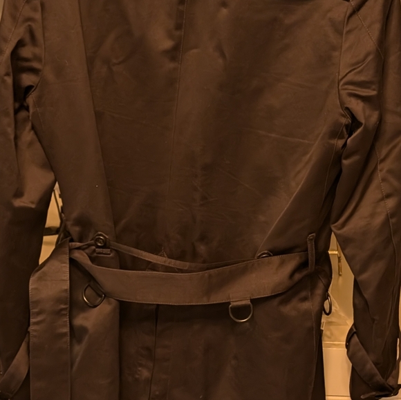 Navy Burberry Men's raincoat size 48 (altered tho)...hardly worn - Picture 8 of 15